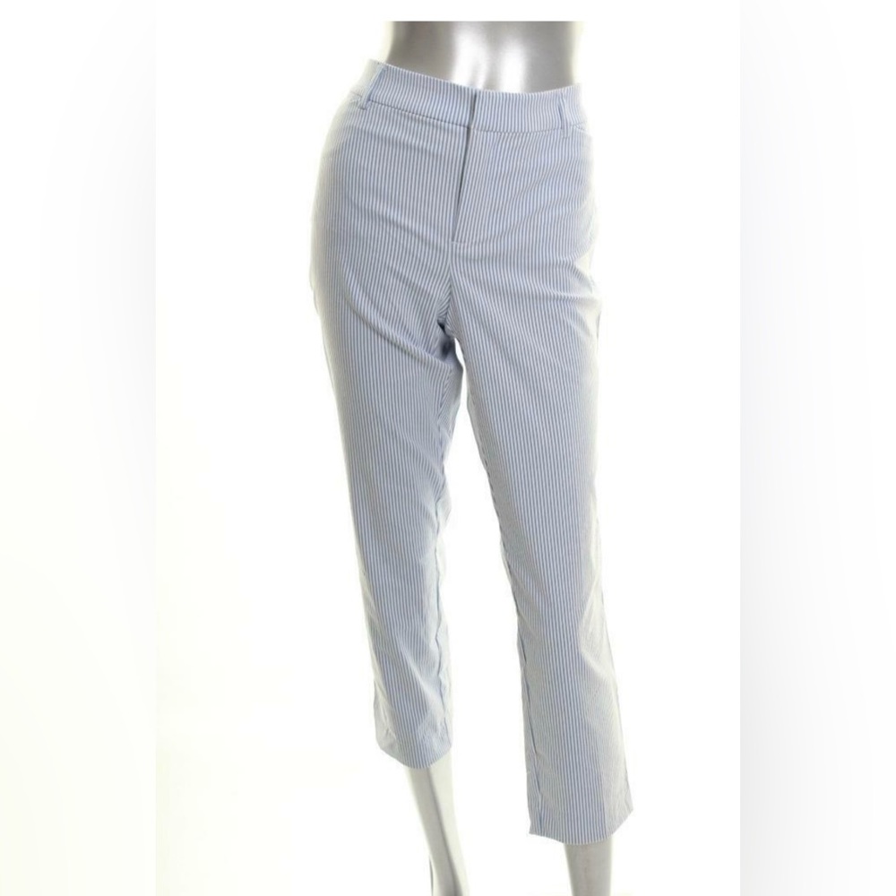 Women’s size 18 Blue/White Seersucker crop pants - Excellent Condition!